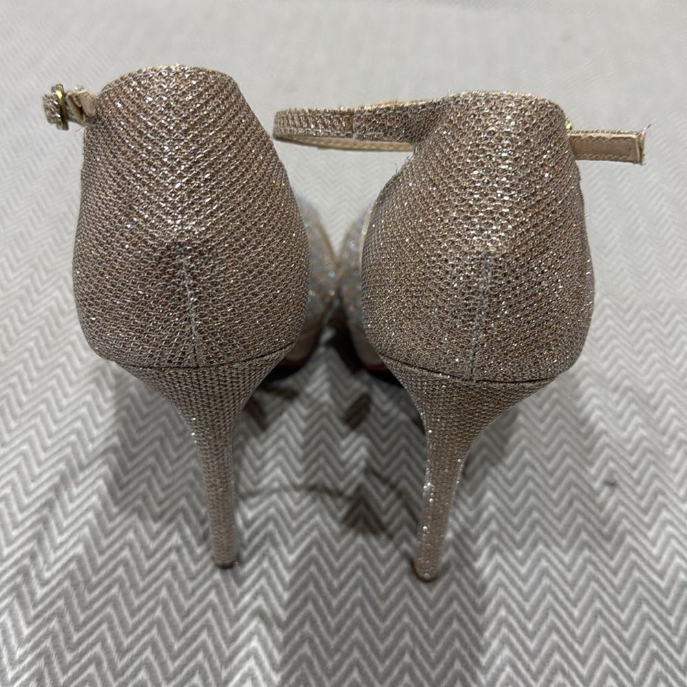 Touch Ups Shelby Champagne Shimmer Jeweled Heels Size 9 - Picture 4 of 6